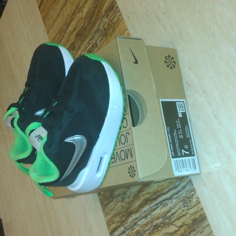 Air max dawn